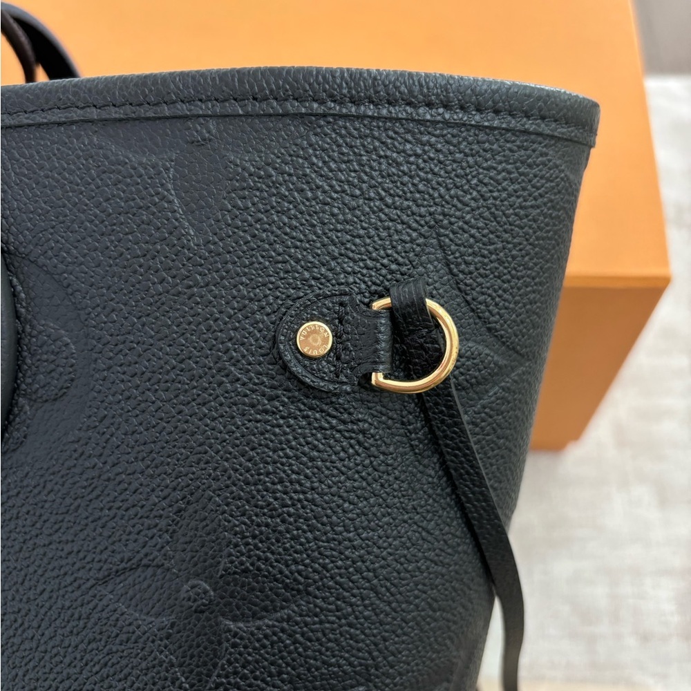 New Louis Vuitton Neverfull MM Monogram Empreinte Noir Black Leather - Picture 5 of 16